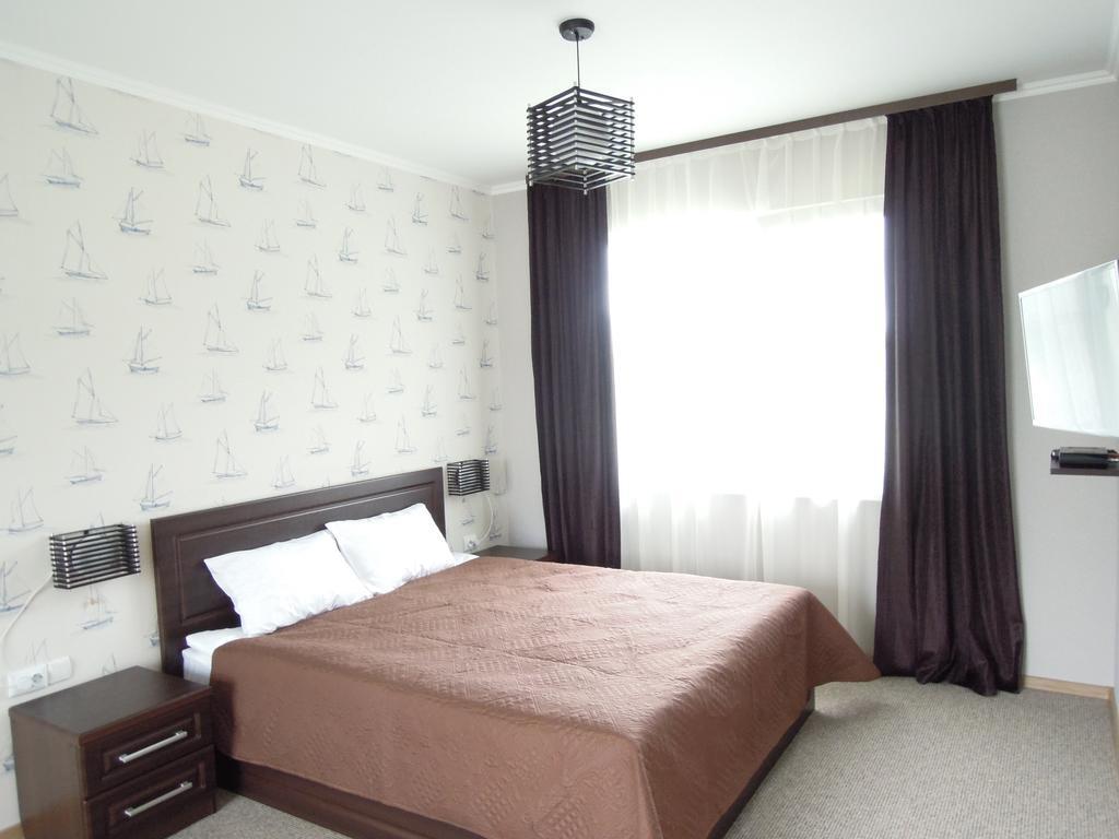 Hotel Yacht Club Mayak Dnistrivka Ruang foto