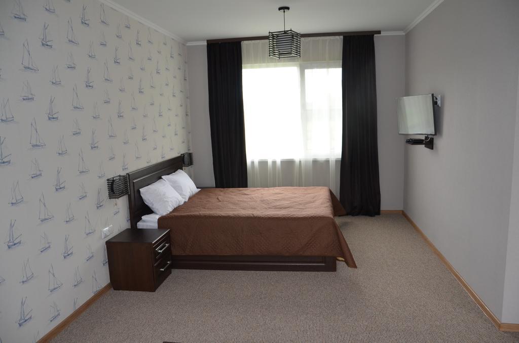 Hotel Yacht Club Mayak Dnistrivka Ruang foto